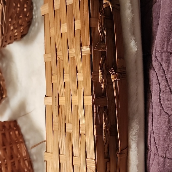 VINTAGE ๐งบ BASKETS VARIOUS SIZES & DESIGNS - Picture 4 of 15